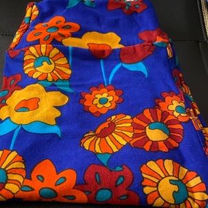 LuLaRoe OS leggings size 2-12